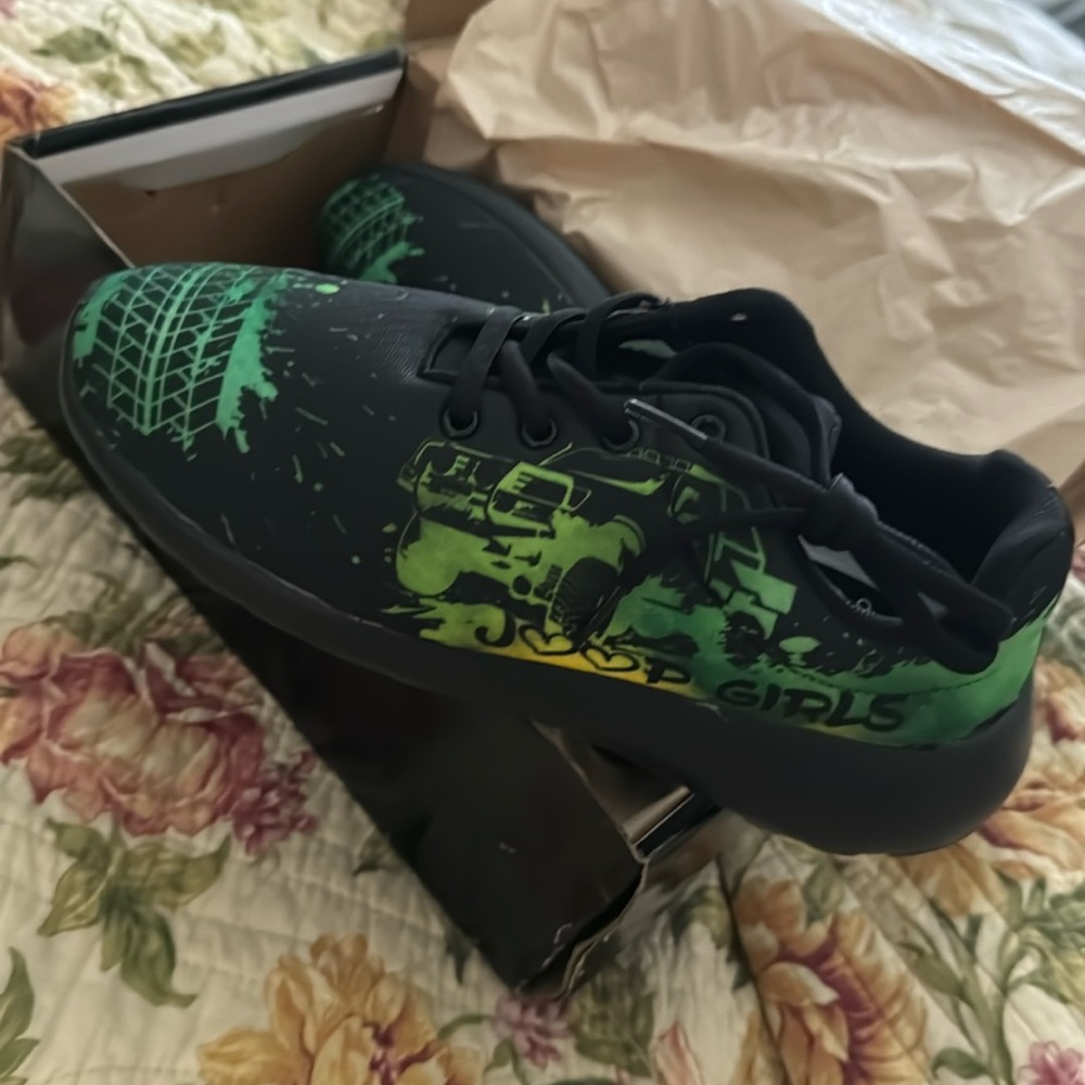 Women’s RAAD Shop Tennis Shoe (Jeep Themed)